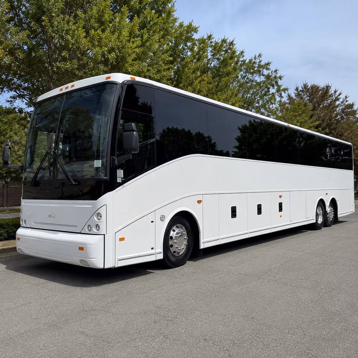 airport shuttle buses for lees summit corporate groups and convention travelers